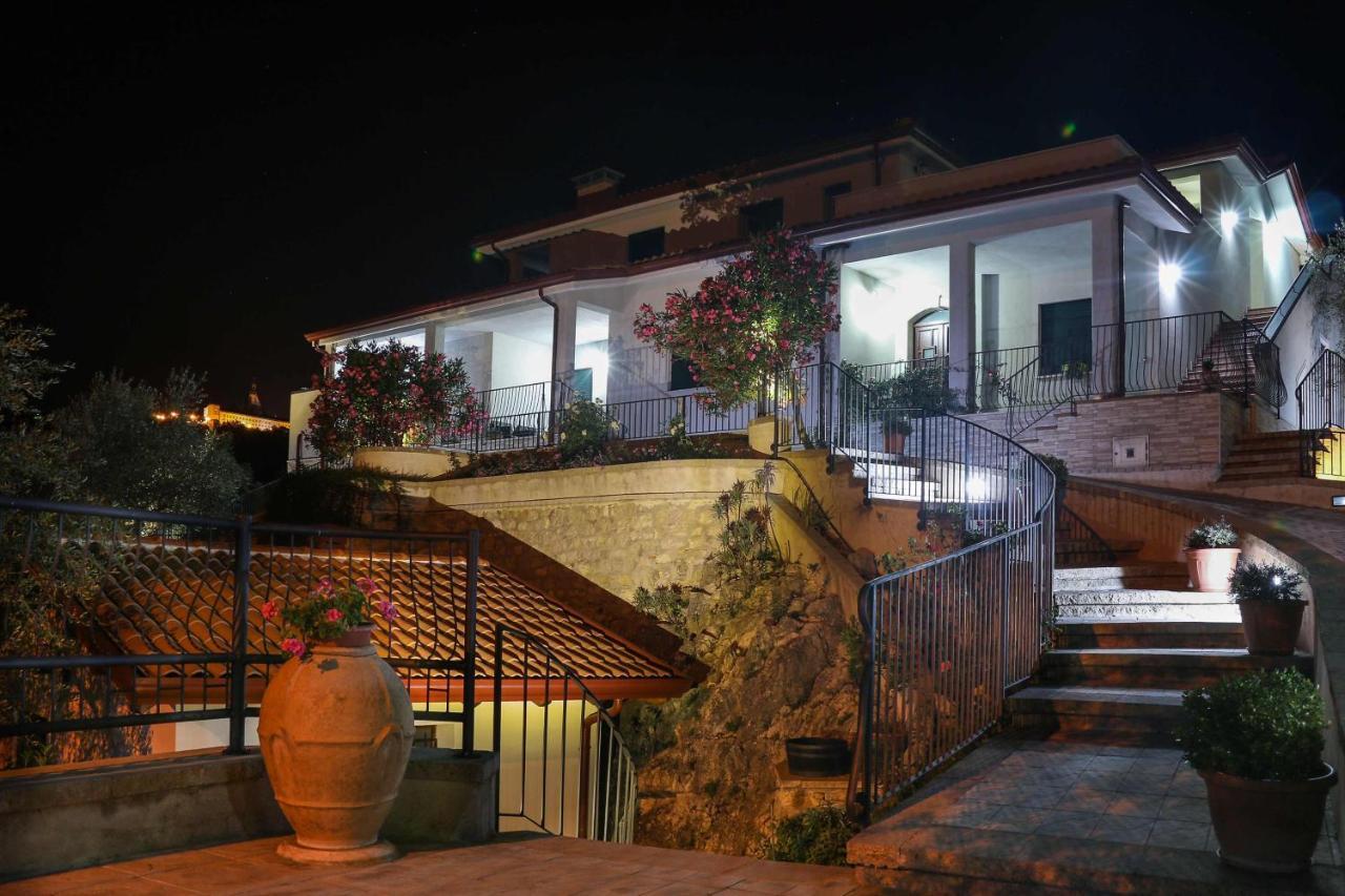 Casa Elisabetta Shortlets Apartment Caposele ภายนอก รูปภาพ